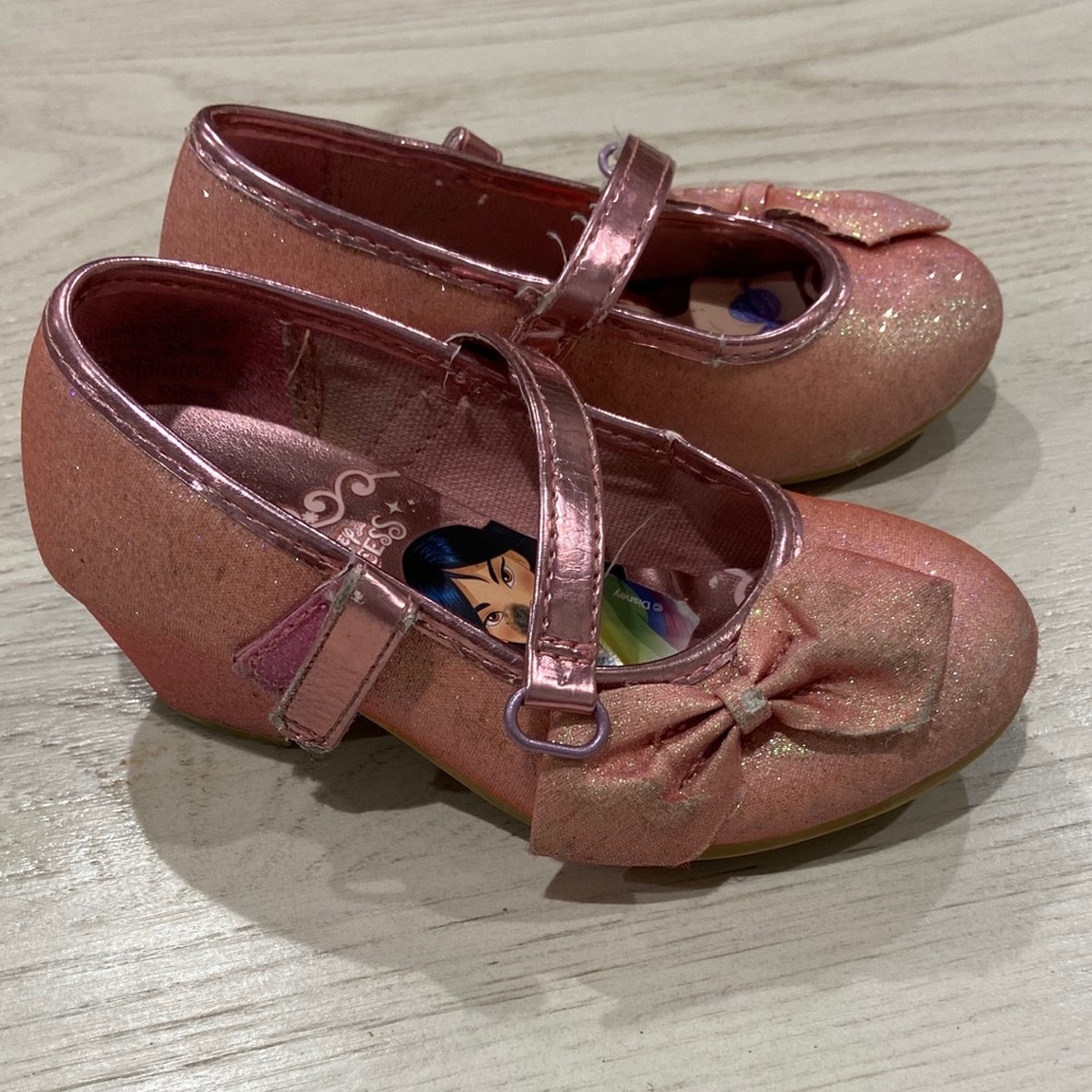 DISNEY PRINCESS PINK BOW MINI HEEL SHOE SIZE 7